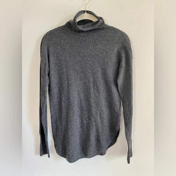 RW&Co Wool Blend Grey  Speckled Turtleneck Sweater Size Small - Picture 1 of 14